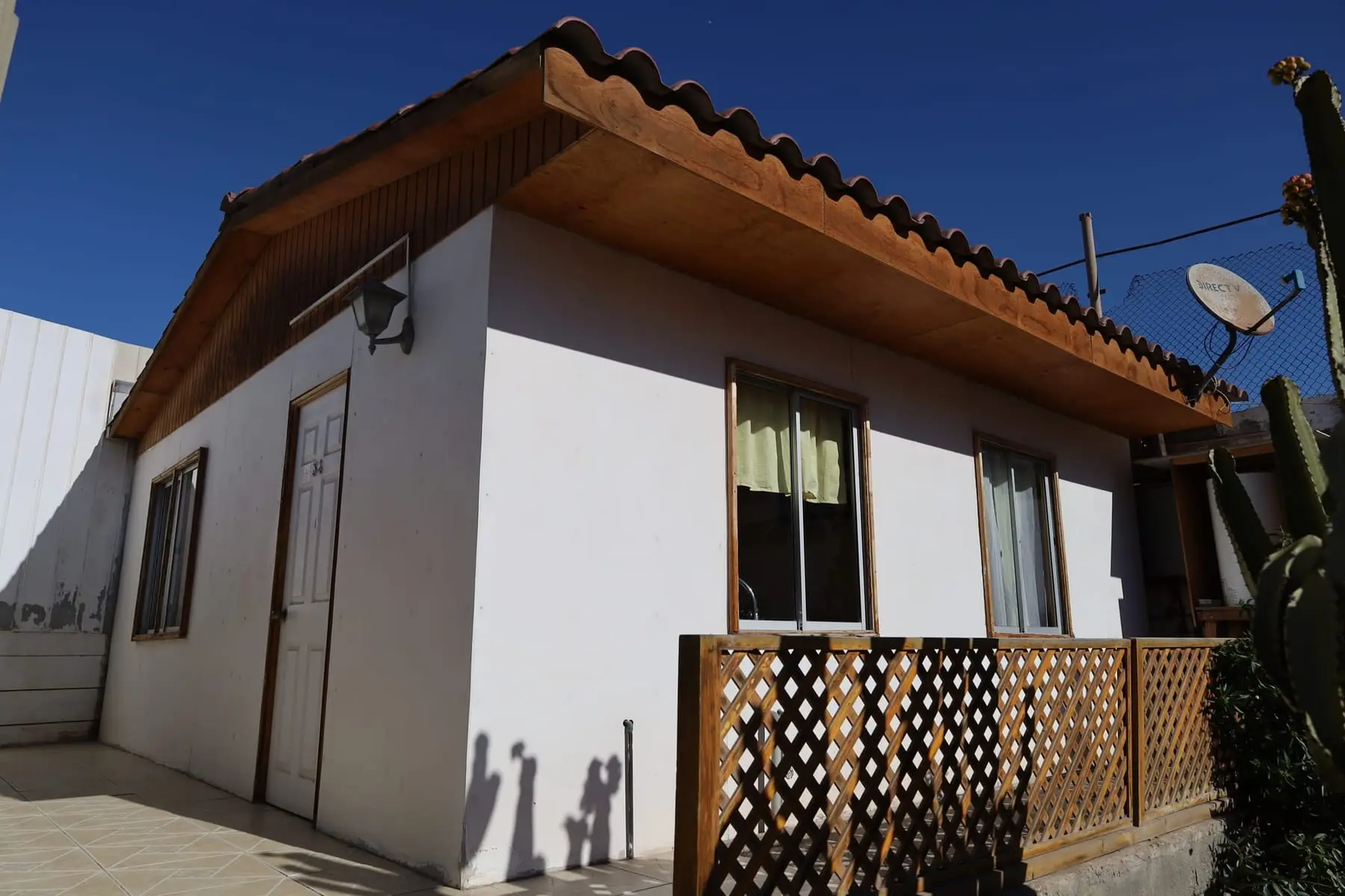 Departamento independiente de un piso, con jardín de cactus, en Aqualuna Salida Norte
