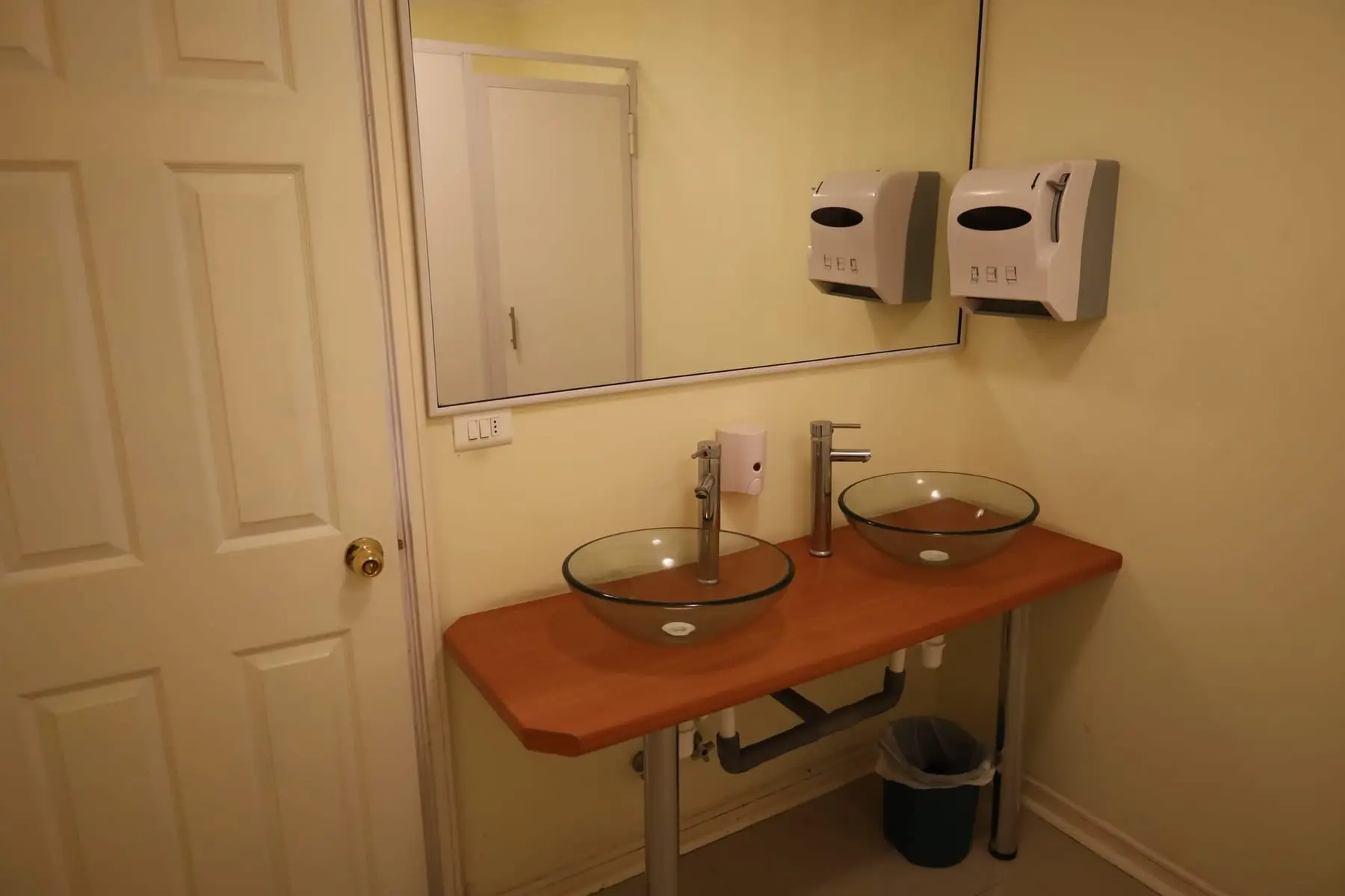 Baño de la sala de reuniones